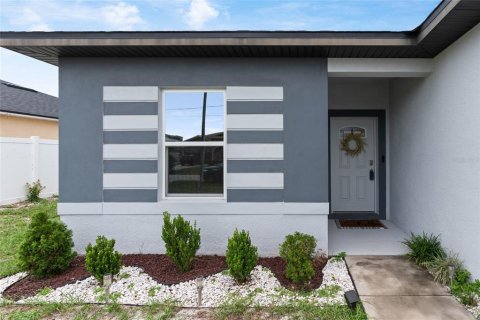 House in Poinciana, Florida 3 bedrooms, 120.4 sq.m. № 1687108 - photo 20