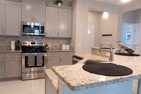 House in Poinciana, Florida 3 bedrooms, 120.4 sq.m. № 1687108 - photo 5