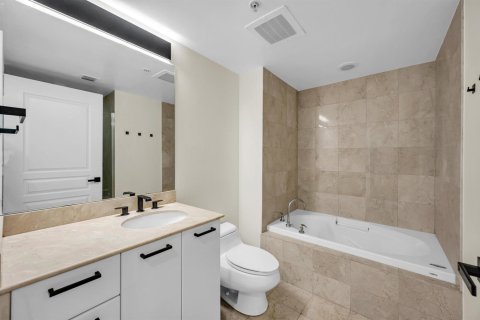 Condo in Fort Lauderdale, Florida, 1 bedroom  № 2391823 - photo 14