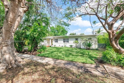 Casa en Miami, Florida 3 dormitorios, 183.95 m2 № 2056562