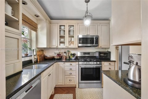 Купить виллу или дом в Майами, Флорида 3 спальни, 183.95м2, № 2056562 - фото 10