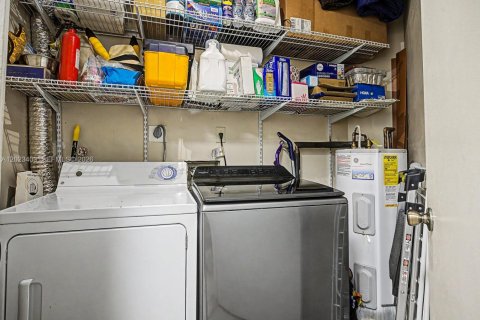 Купить кондоминиум в Майами, Флорида 2 спальни, 92.9м2, № 2251332 - фото 15
