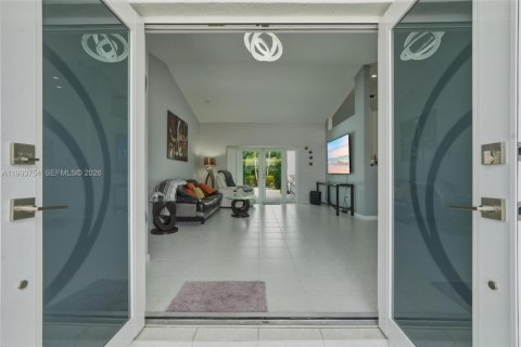 House in Davie, Florida 3 bedrooms, 186.18 sq.m. № 2055730 - photo 3