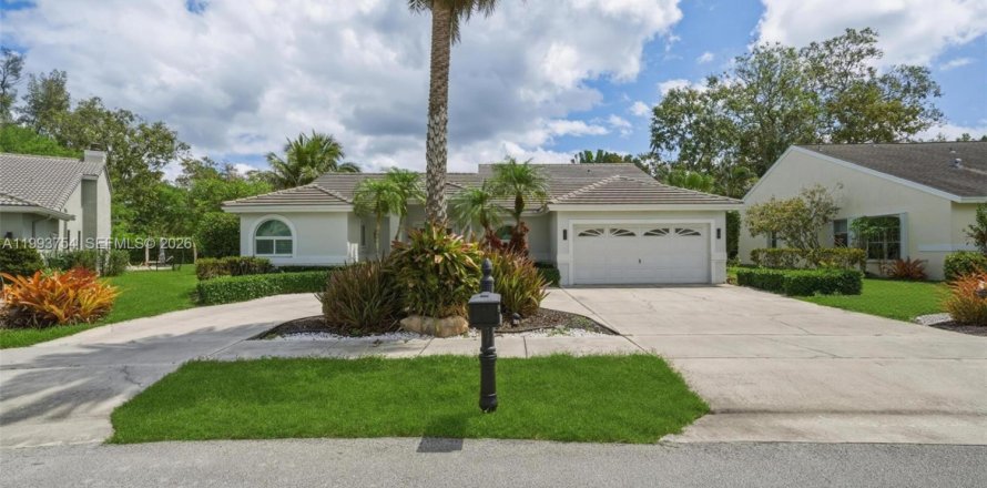 House in Davie, Florida 3 bedrooms, 186.18 sq.m. № 2055730