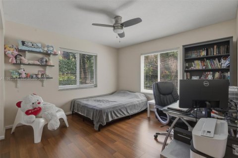 House in Davie, Florida 3 bedrooms, 186.18 sq.m. № 2055730 - photo 20