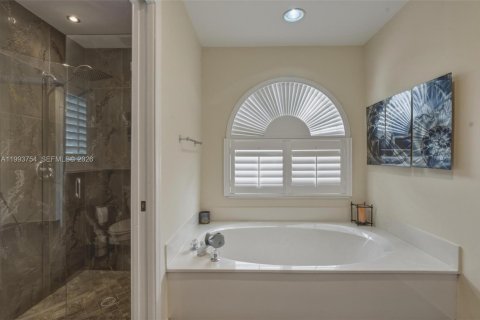 House in Davie, Florida 3 bedrooms, 186.18 sq.m. № 2055730 - photo 18