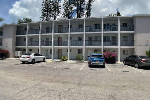 Condo in Bradenton, Florida, 1 bedroom № 2232496 - photo 2