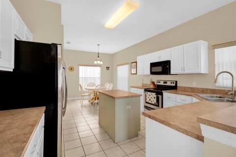 Villa ou maison à vendre à Kissimmee, Floride: 5 chambres, 216 m2 № 1509279 - photo 4