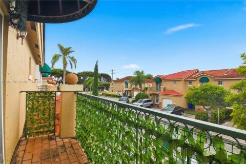 Touwnhouse à louer à Miami, Floride: 3 chambres, 171.68 m2 № 1965937 - photo 15