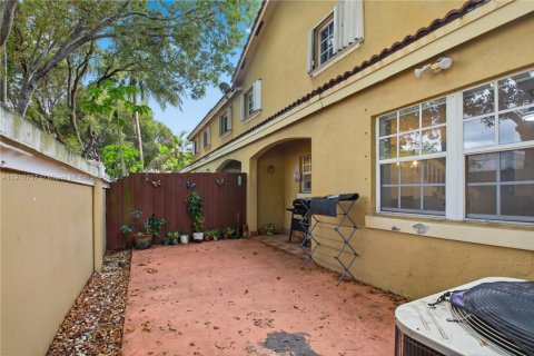 Touwnhouse à louer à Miami, Floride: 3 chambres, 171.68 m2 № 1965937 - photo 26