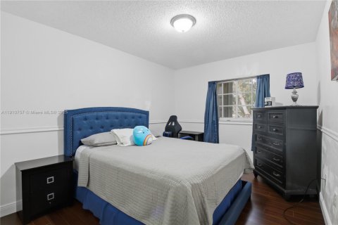 Touwnhouse à louer à Miami, Floride: 3 chambres, 171.68 m2 № 1965937 - photo 18