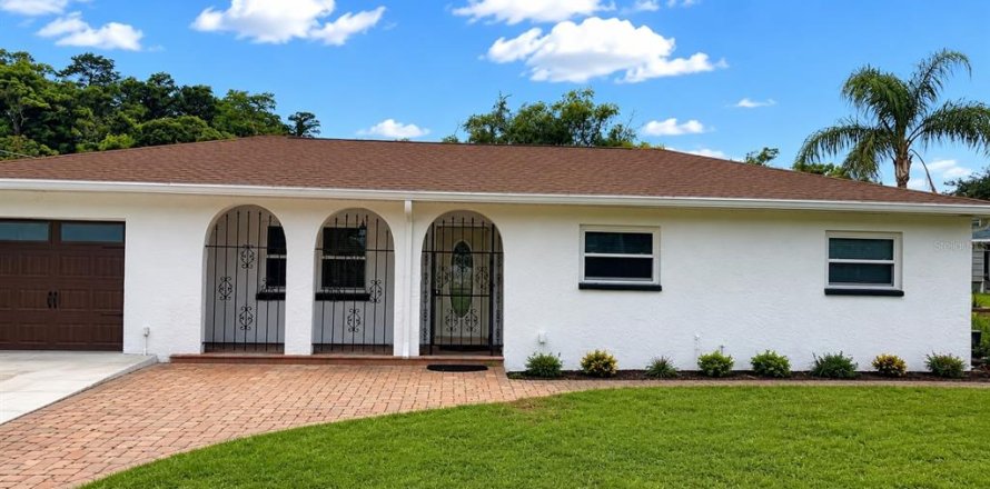 Villa ou maison à Tampa, Floride 3 chambres, 134.24 m2 № 2233585