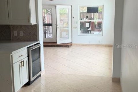 Villa ou maison à vendre à Tampa, Floride: 3 chambres, 134.24 m2 № 2233585 - photo 3