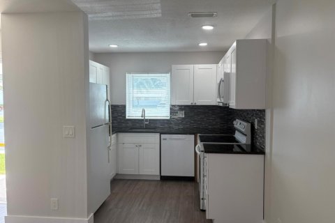 Copropriété à louer à West Palm Beach, Floride: 1 chambre, 61.5 m2 № 2174342 - photo 11