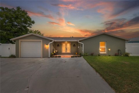 Casa en New Port Richey, Florida 2 dormitorios, 103.31 m2 № 2230841