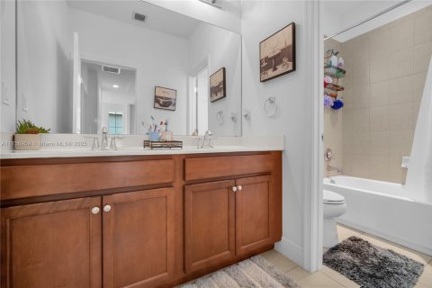 Casa en venta en Port St. Lucie, Florida, 3 dormitorios, 193.24 m2 № 1958955 - foto 10