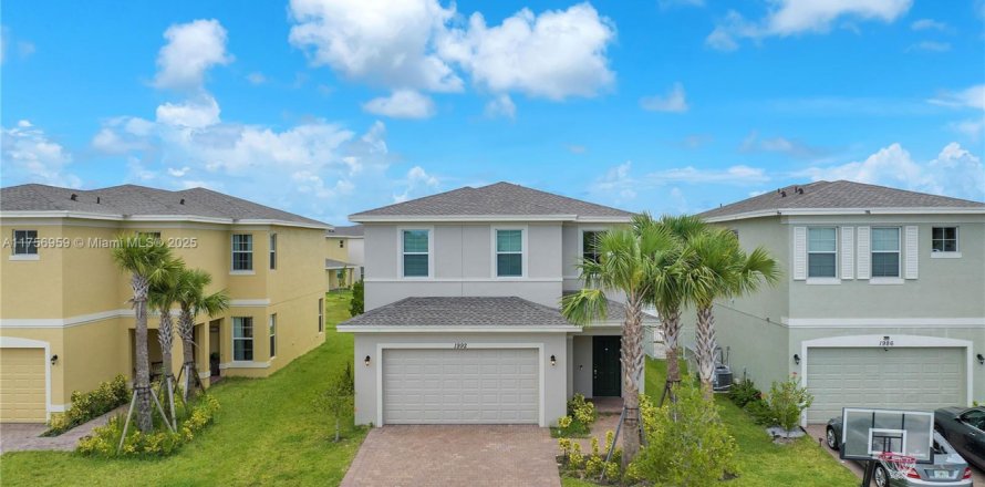Casa en Port St. Lucie, Florida 3 dormitorios, 193.24 m2 № 1958955
