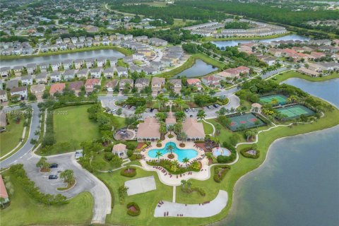 Casa en venta en Port St. Lucie, Florida, 3 dormitorios, 193.24 m2 № 1958955 - foto 14