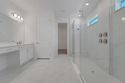 House in ANGELINE in Land O' Lakes, Florida 4 bedrooms, 287.9 sq.m. № 1915726 - photo 25