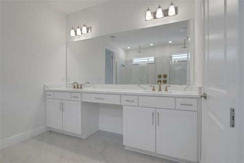 House in ANGELINE in Land O' Lakes, Florida 4 bedrooms, 287.9 sq.m. № 1915726 - photo 22