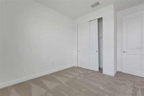 House in ANGELINE in Land O' Lakes, Florida 4 bedrooms, 287.9 sq.m. № 1915726 - photo 18