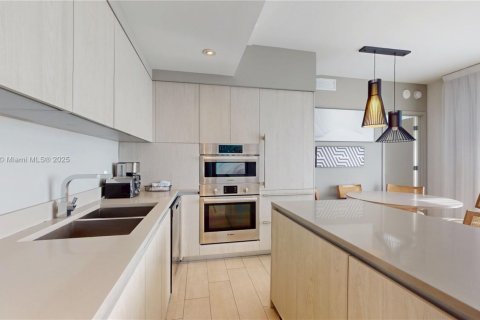 Copropriété à vendre à Hollywood, Floride: 3 chambres, 104.89 m2 № 1925806 - photo 2