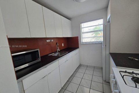 Copropriété à louer à Miami Beach, Floride: 2 chambres, 62.89 m2 № 2025834 - photo 5