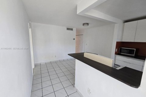 Copropriété à louer à Miami Beach, Floride: 2 chambres, 62.89 m2 № 2025834 - photo 4