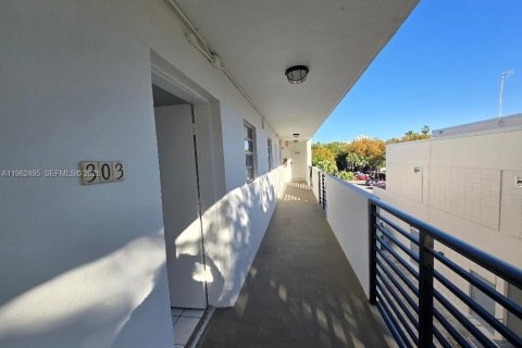 Copropriété à louer à Miami Beach, Floride: 2 chambres, 62.89 m2 № 2025834 - photo 3