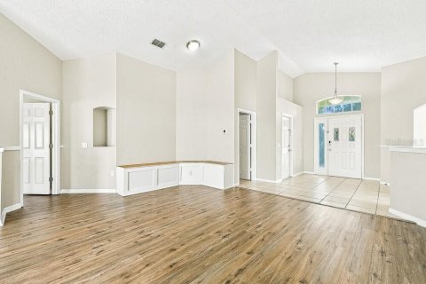 Villa ou maison à louer à Orlando, Floride: 3 chambres, 152.73 m2 № 2385975 - photo 4