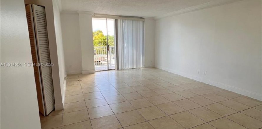 Condo in North Miami, Florida, 2 bedrooms  № 2076248