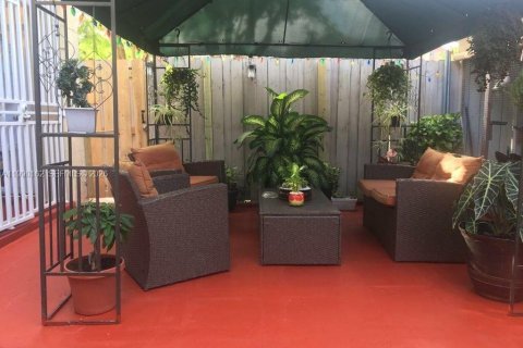 Casa en venta en Sweetwater, Florida, 3 dormitorios, 122.63 m2 № 2057855 - foto 19