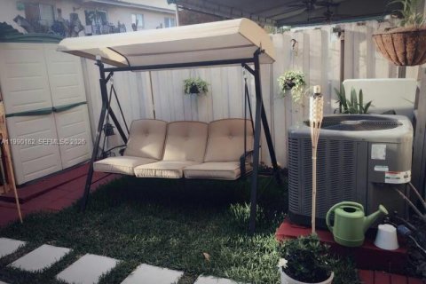 Casa en venta en Sweetwater, Florida, 3 dormitorios, 122.63 m2 № 2057855 - foto 2