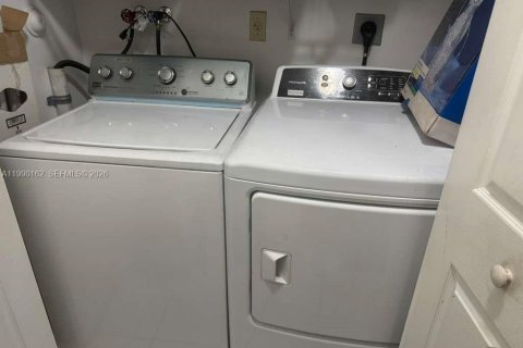 Casa en venta en Sweetwater, Florida, 3 dormitorios, 122.63 m2 № 2057855 - foto 21