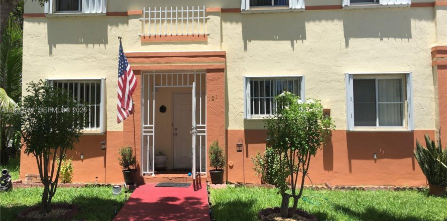 Casa en Sweetwater, Florida 3 dormitorios, 122.63 m2 № 2057855