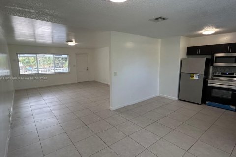 Propiedad comercial en venta en Pompano Beach, Florida, 362.04 m2 № 1865783 - foto 23