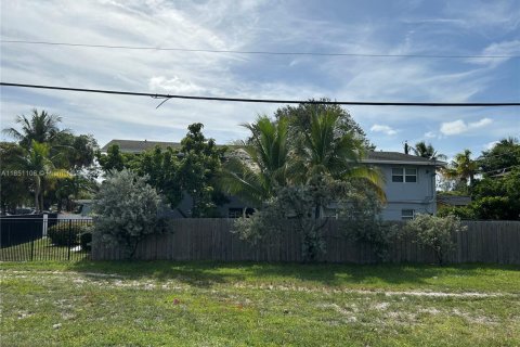 Propiedad comercial en venta en Pompano Beach, Florida, 362.04 m2 № 1865783 - foto 11