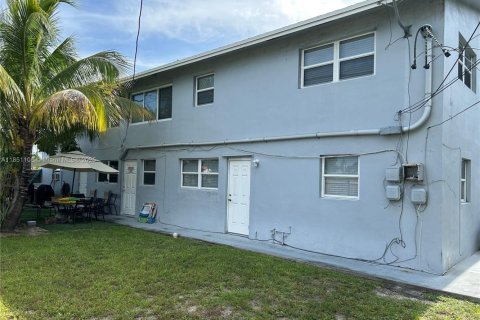 Propiedad comercial en venta en Pompano Beach, Florida, 362.04 m2 № 1865783 - foto 17