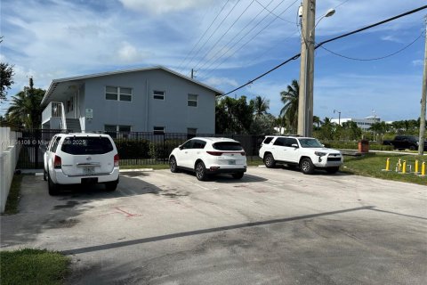 Propiedad comercial en venta en Pompano Beach, Florida, 362.04 m2 № 1865783 - foto 13