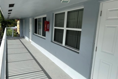 Propiedad comercial en venta en Pompano Beach, Florida, 362.04 m2 № 1865783 - foto 4