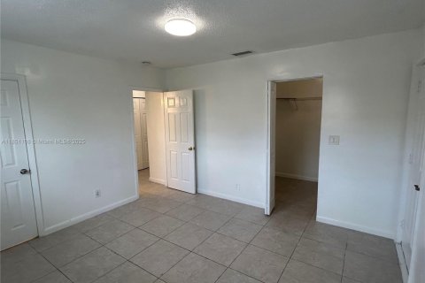 Propiedad comercial en venta en Pompano Beach, Florida, 362.04 m2 № 1865783 - foto 29
