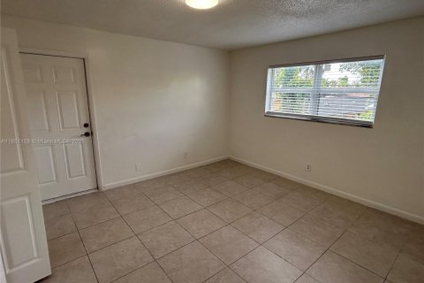Propiedad comercial en venta en Pompano Beach, Florida, 362.04 m2 № 1865783 - foto 28