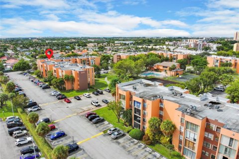 Copropriété à vendre à Miami, Floride: 3 chambres, 117.61 m2 № 1945417 - photo 8