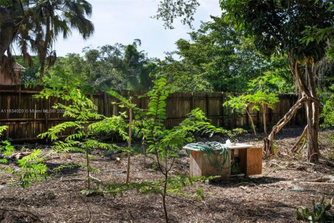 Terreno en venta en Miami, Florida № 1820340 - foto 20