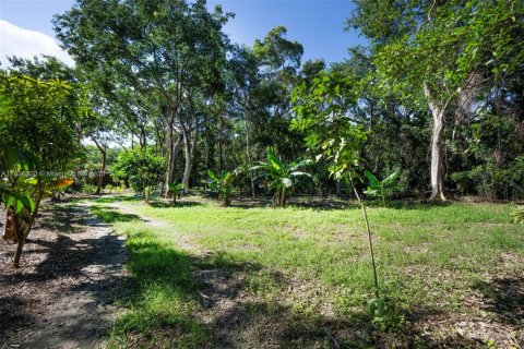 Terreno en venta en Miami, Florida № 1820340 - foto 26