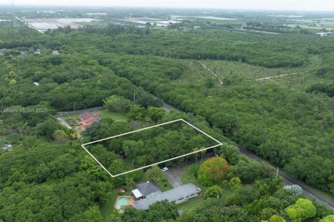 Terreno en venta en Miami, Florida № 1820340 - foto 7