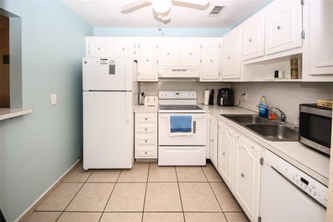 Condominio en alquiler en New Port Richey, Florida, 1 dormitorio, 72.37 m2 № 1820559 - foto 6