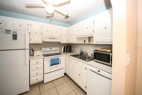 Condominio en alquiler en New Port Richey, Florida, 1 dormitorio, 72.37 m2 № 1820559 - foto 7