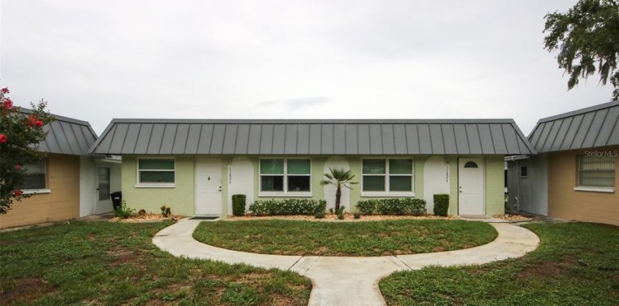 Condominio en New Port Richey, Florida, 1 dormitorio  № 1820559