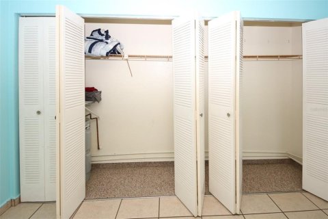 Condominio en alquiler en New Port Richey, Florida, 1 dormitorio, 72.37 m2 № 1820559 - foto 15